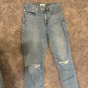 Madwell Distressed High Rise Slim Crop BoyJean Size 26